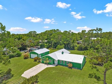 Discover the charm and character of this custom-built cedar home - photo 1
