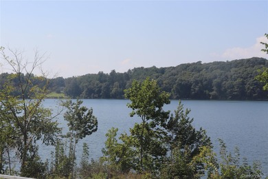 Lake Office For Sale in Carmel, New York