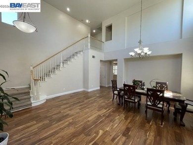 Beautifully Maintained Spanos Park Two-Story Home! Offering 2 - photo 4