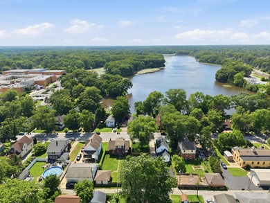 Lakefront Retreat on Lake George - Full of Charm & Opportunity! - photo 7