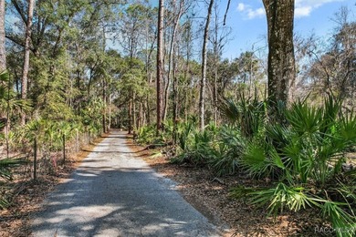 Feast your eyes on this stunning waterfront property! Nestled - photo 5