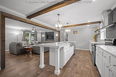 Beautiful and fully furnished Clayton Home -Freedom Soho! This 4 - photo 13