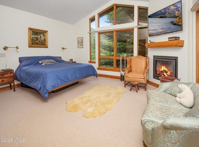 Enjoy an easy, carefree life in this magnificent creekside home - photo 17