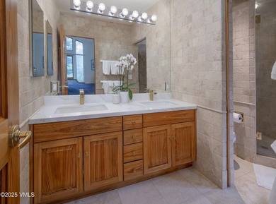 Enjoy an easy, carefree life in this magnificent creekside home - photo 19