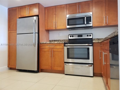 Spacious 1/1 bath unit with canal view located in a desirable - photo 4