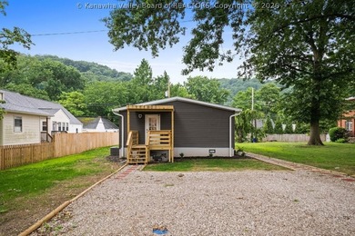Beautiful and fully furnished Clayton Home -Freedom Soho! This 4 - photo 37