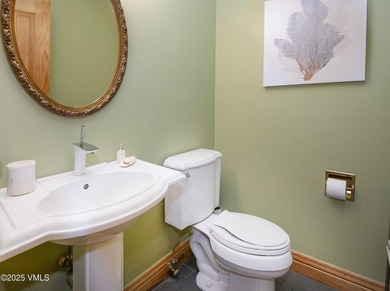 Enjoy an easy, carefree life in this magnificent creekside home - photo 41