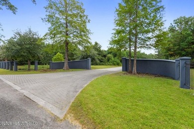 Great gated community within minutes by golf cart or car to - photo 2