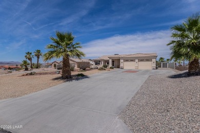 Lake Havasu living at its best! Beautifully updated with new - photo 7