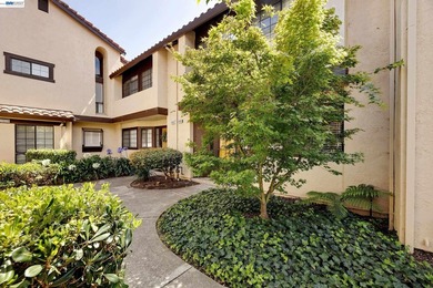 Welcome home! Vaulted ceilings, an abundance of natural light - photo 3