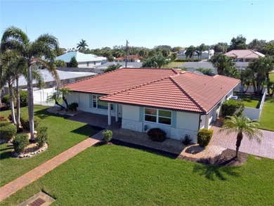 PRICED TO SELL - FURNISHED WITH NEW STUNNING DESIGNER - photo 1