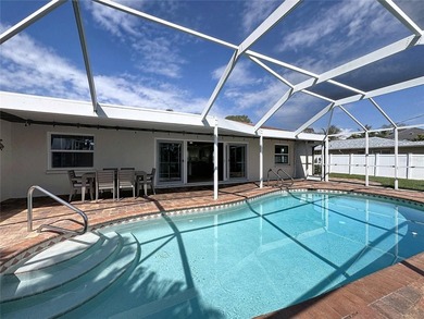 PRICED TO SELL - FURNISHED WITH NEW STUNNING DESIGNER - photo 4