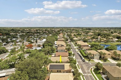 Welcome home! This move-in ready 3-bedroom, 2-bathroom - photo 6