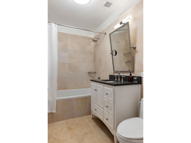 Welcome to lucky loft 7A at the refined Bullmoose. This gorgeous - photo 11