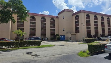 Beautiful Spacious, 1 bedroom, 1.5 bath unit with a large - photo 3