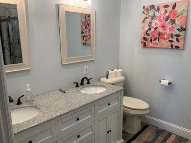 Well maintained 3 bedrooms 2 1/2 bath townhouse in desirable - photo 14