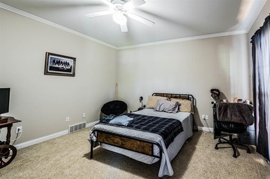 Room to live, land to use, and a setup that fits more than just - photo 14