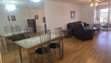 Beautiful Spacious, 1 bedroom, 1.5 bath unit with a large - photo 9
