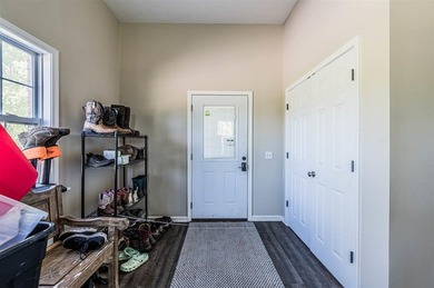 Room to live, land to use, and a setup that fits more than just - photo 21