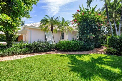 Wonderful Palm Beach cottage on a 14,029 SF lot on Garden Road - photo 1