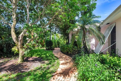 Wonderful Palm Beach cottage on a 14,029 SF lot on Garden Road - photo 2