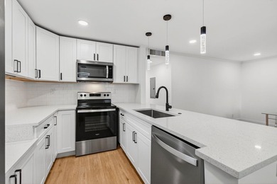 Completely Renovated 2/2 Ground-Floor Condo in Kings Point! - photo 3