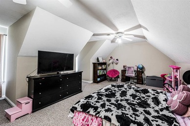 Room to live, land to use, and a setup that fits more than just - photo 28