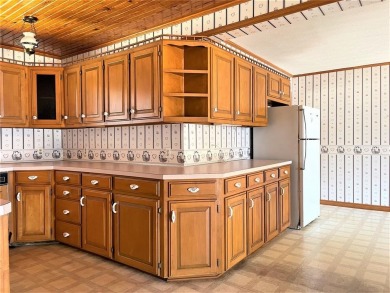 Room for Family & Friends!  Gated Circle driveway for easy - photo 11
