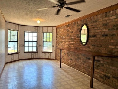 Room for Family & Friends!  Gated Circle driveway for easy - photo 13
