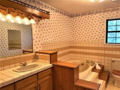 Room for Family & Friends!  Gated Circle driveway for easy - photo 15