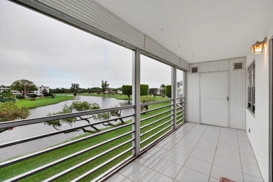 Well-located 2BR/1.5BA condo in Boca Raton's desirable Century - photo 16