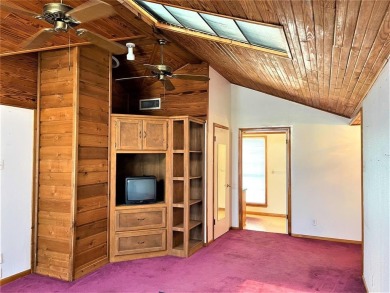 Room for Family & Friends!  Gated Circle driveway for easy - photo 17