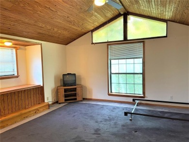 Room for Family & Friends!  Gated Circle driveway for easy - photo 18