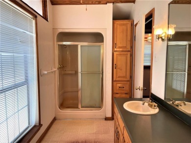 Room for Family & Friends!  Gated Circle driveway for easy - photo 20