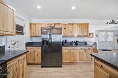 Welcome to 1857 Willow Ave, a beautifully maintained 2-bedroom - photo 2