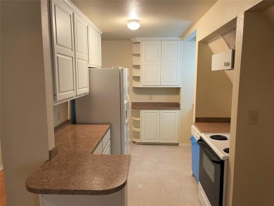 Room for Family & Friends!  Gated Circle driveway for easy - photo 29