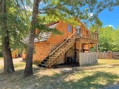 Room for Family & Friends!  Gated Circle driveway for easy - photo 32