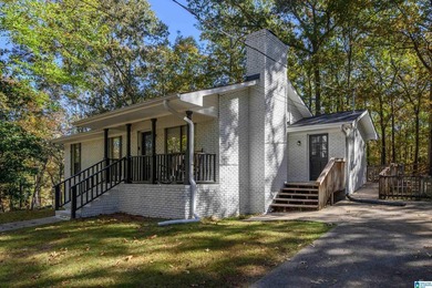 NICLEY REMODELED HOME ON A QUAINT STREET W 3 OTHER HOUSES - photo 3
