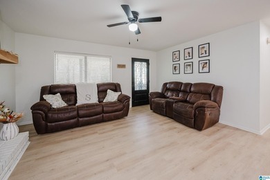 NICLEY REMODELED HOME ON A QUAINT STREET W 3 OTHER HOUSES - photo 6
