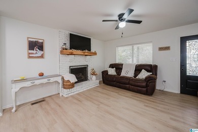 NICLEY REMODELED HOME ON A QUAINT STREET W 3 OTHER HOUSES - photo 7