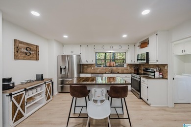 NICLEY REMODELED HOME ON A QUAINT STREET W 3 OTHER HOUSES - photo 10