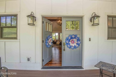 Lake Living on Watts Bar. This custom-built craftsman style home - photo 5