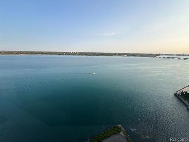WATER VIEWS at the historical Shoreline East! Unlike the other - photo 8