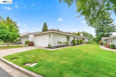 Contemporary Living on the Fairway at Crow Canyon Country Club! - photo 3