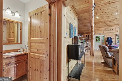 Discover this rustic luxury home, perfectly positioned to - photo 22