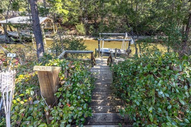 Enjoy canal-front living in this 3BR/3BA home located in - photo 25