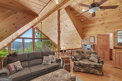 Discover this rustic luxury home, perfectly positioned to - photo 25