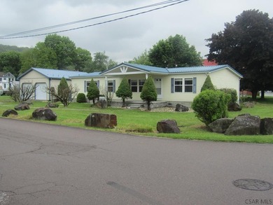 Discover the charm of mountain living in the picturesque borough - photo 1