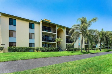 Impeccably maintained residence in the gated community of Palm - photo 2