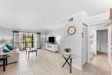 Impeccably maintained residence in the gated community of Palm - photo 5